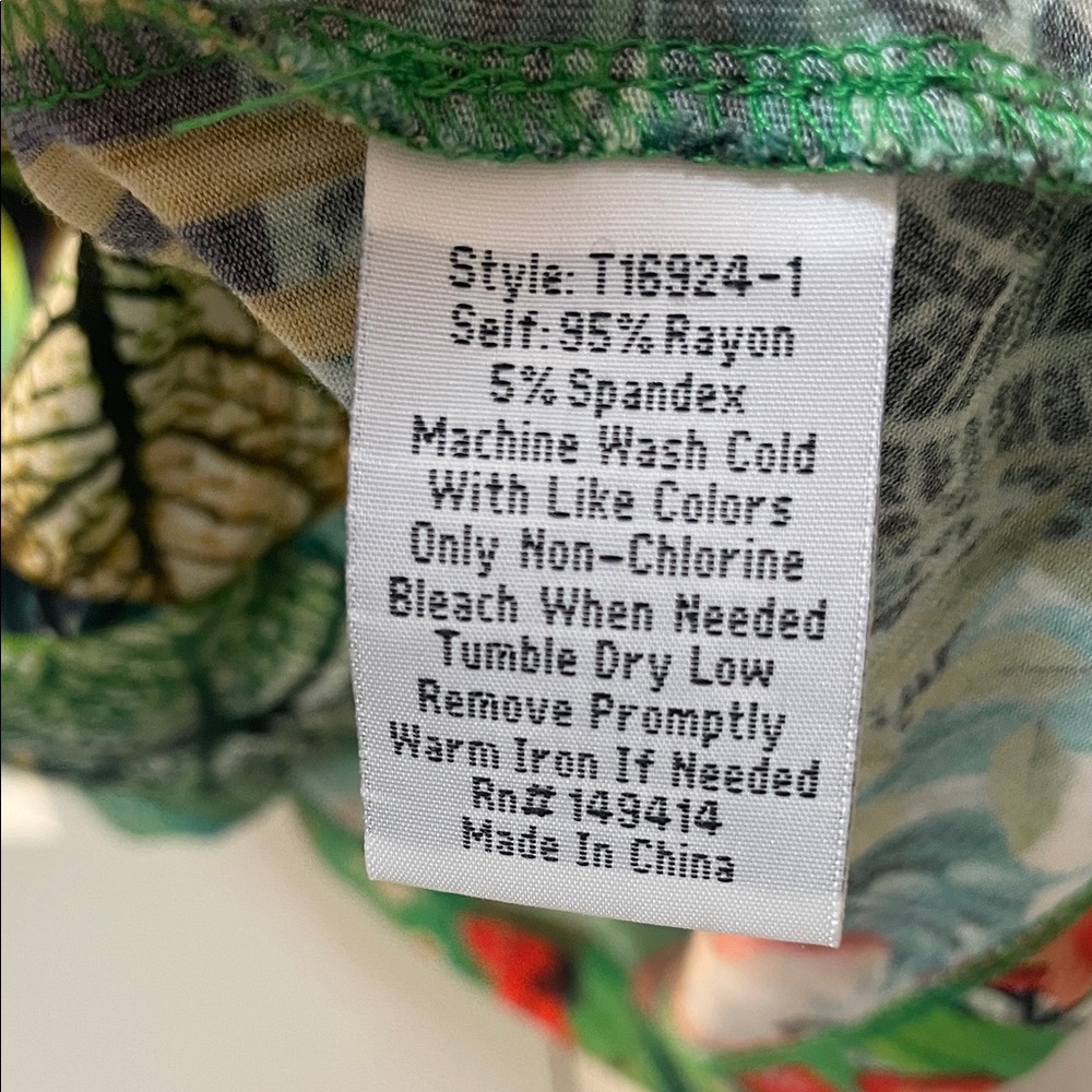 Tropical Tiger Graphic T-Shirt - Picture 4 of 4